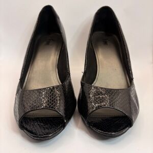 Fioni Womens Black Snakeskin Embossed Peep Toe Pumps Stiletto Heels Size 8.5W